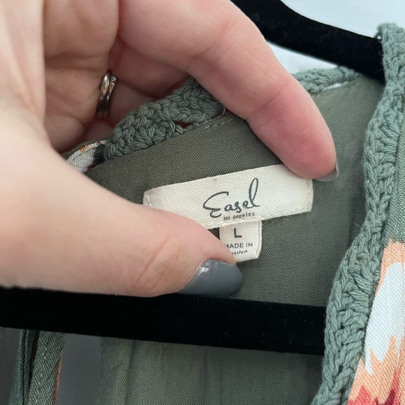 Women’s Jumper - Picture 3 of 5